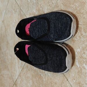 Brand New Sketchers Go walk 3 Walking Shoe Women Size 6